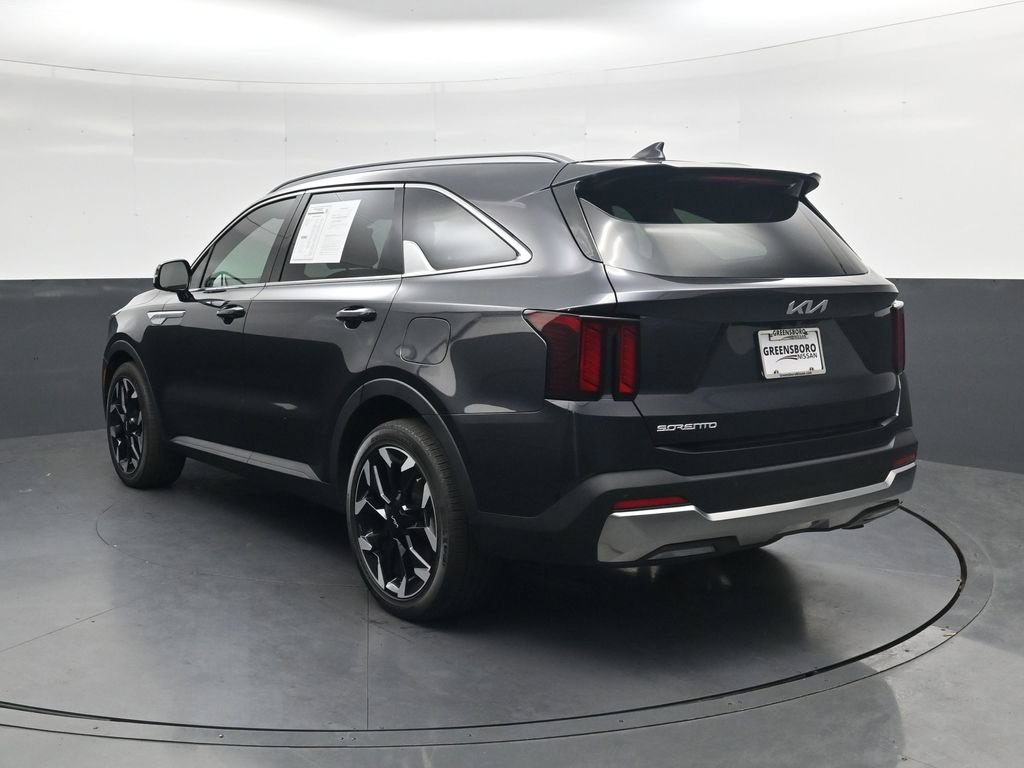 Used 2025 Kia Sorento EX w/ Panoramic Sunroof Package FWD image 8