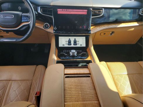 Certified 2022 Jeep Grand Wagoneer Series III w/ Rear Seat Video Group 1 AWD/4WD image 20