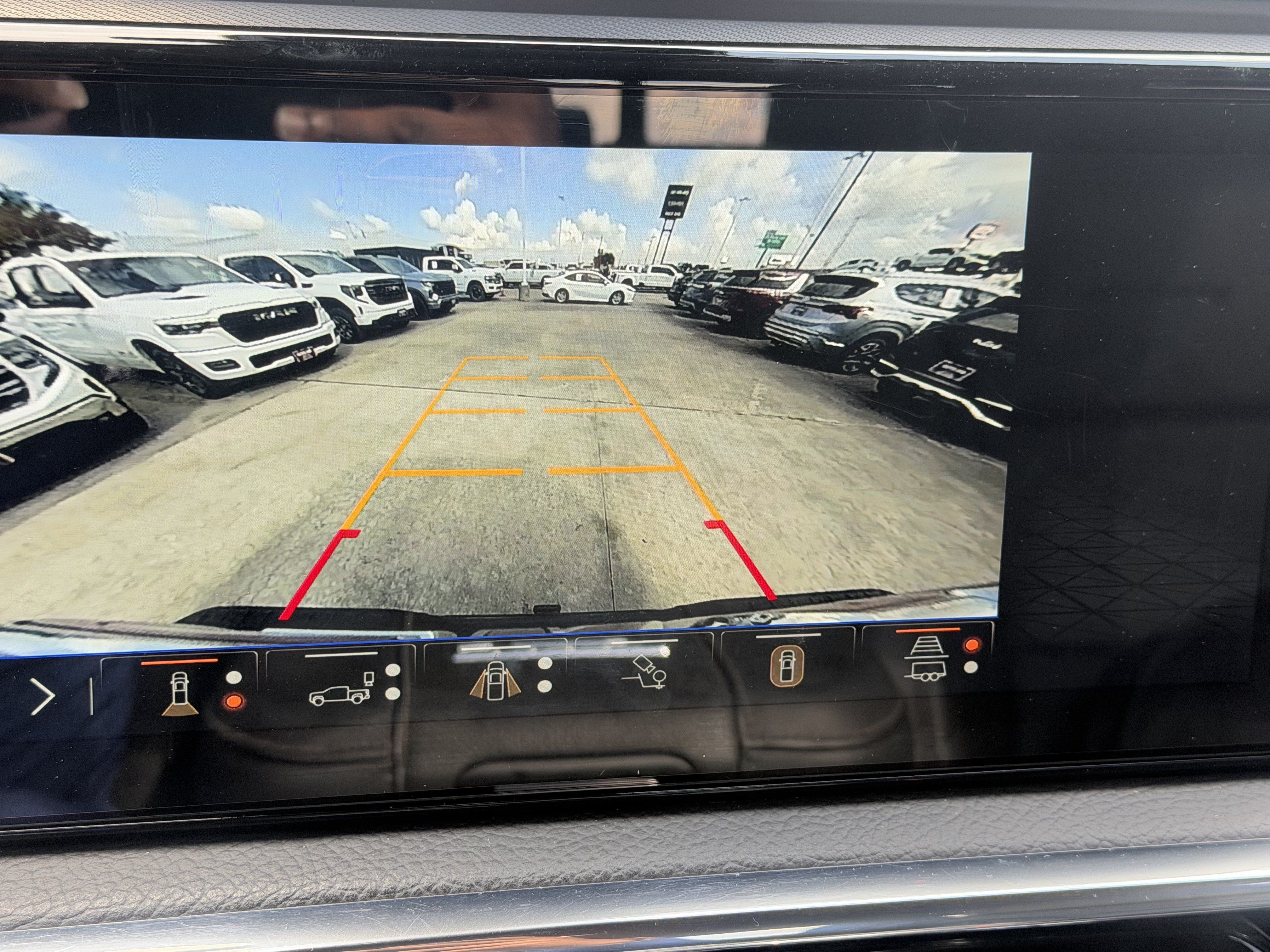 Used 2025 GMC Sierra 3500 Denali AWD/4WD image 17