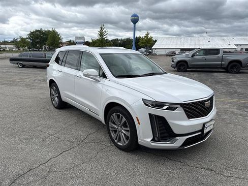 Certified 2023 Cadillac XT6 Premium Luxury AWD/4WD image 18