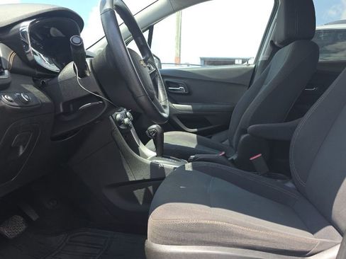 Used 2019 Chevrolet Trax LS w/ Tint and Cruise Package AWD/4WD image 11
