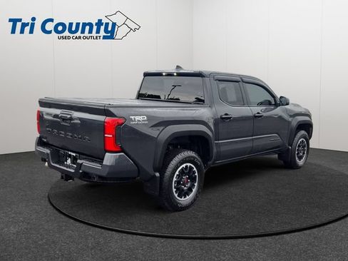 Certified 2024 Toyota Tacoma TRD Off-Road AWD/4WD image 7