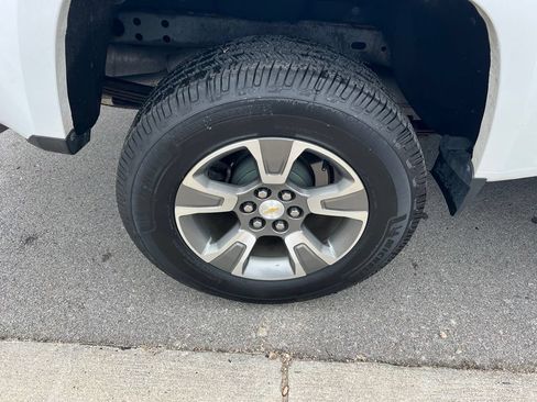 Used 2018 Chevrolet Colorado Z71 AWD/4WD image 11
