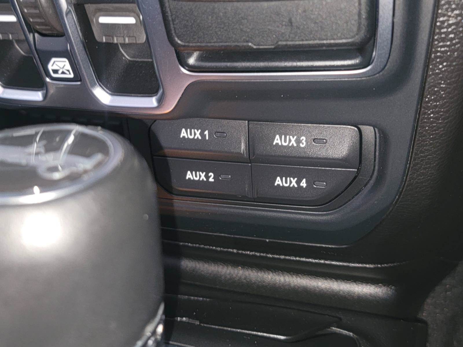 Used 2019 Jeep Wrangler Unlimited Sahara w/ Quick Order Package 24M Moab AWD/4WD image 23