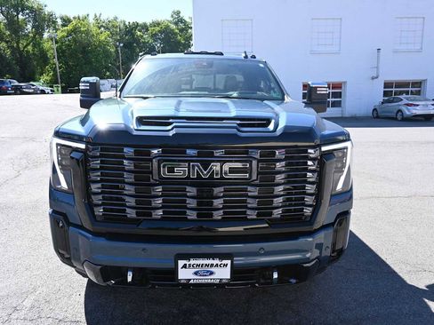 Used 2025 GMC Sierra 3500 Denali Ultimate AWD/4WD image 2