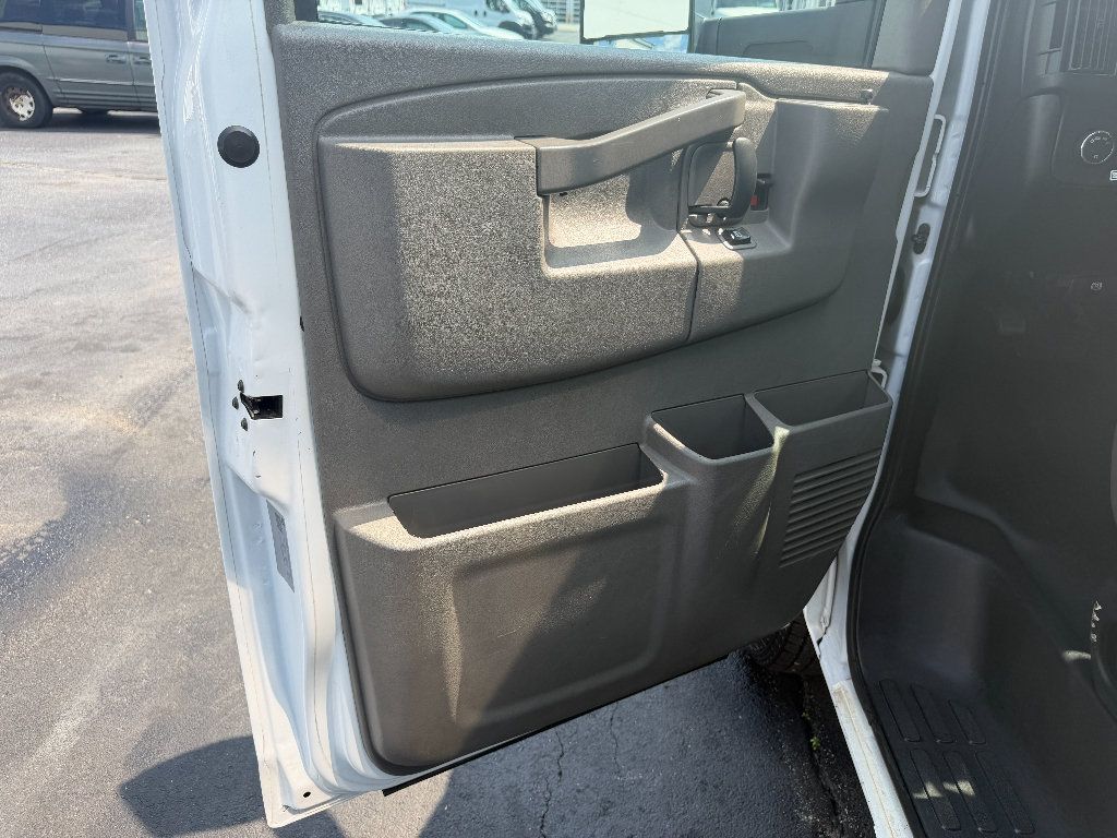 Used 2021 GMC Savana 3500 Extended w/ Power Convenience Package RWD image 16