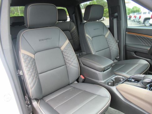 New 2026 GMC Canyon Denali AWD/4WD image 13