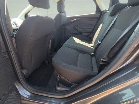 Used 2018 Ford Focus SE image 16