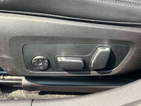 Used 2026 BMW 330i xDrive Sedan AWD/4WD image 19