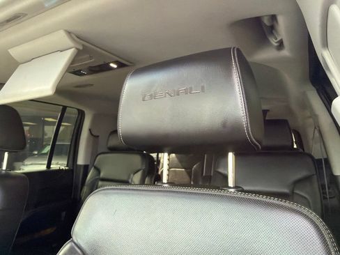 Used 2015 GMC Yukon XL Denali w/ Touring Package AWD/4WD image 23
