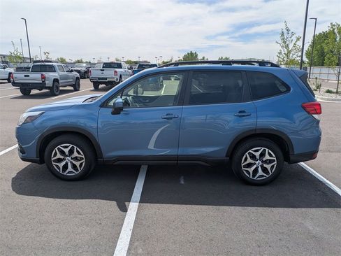 Used 2023 Subaru Forester Premium image 7
