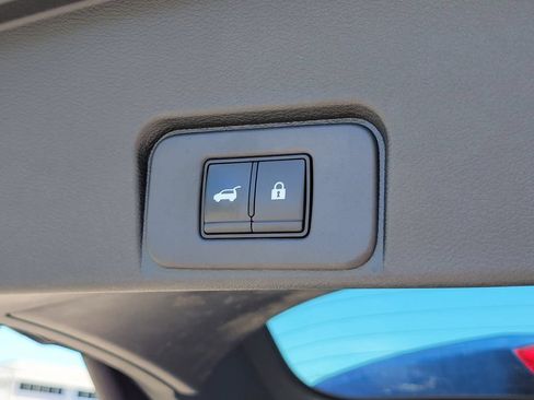 Used 2023 Nissan Rogue SL w/ SL Premium Package FWD image 13