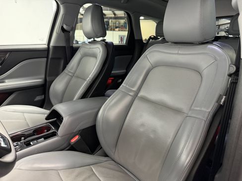 Used 2022 Lincoln Corsair FWD w/ Premium Package image 19