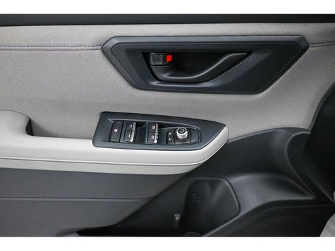 Used 2025 Subaru Forester Premium image 14