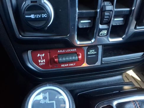 Used 2023 Jeep Gladiator Mojave image 12