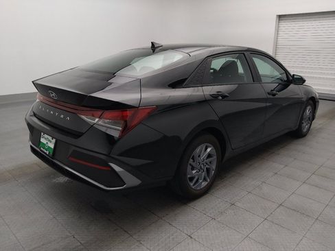 Used 2024 Hyundai Elantra SEL FWD image 9