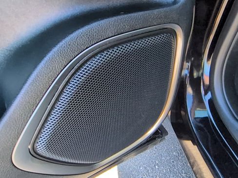 Used 2023 Lincoln Nautilus AWD w/ Premium Package image 12