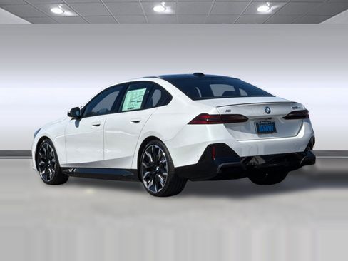 New 2027 BMW i5 eDrive40 w/ Executive Package RWD image 3
