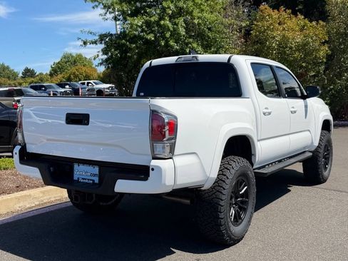 Used 2023 Toyota Tacoma TRD Sport w/ Advanced Technology Package AWD/4WD image 7