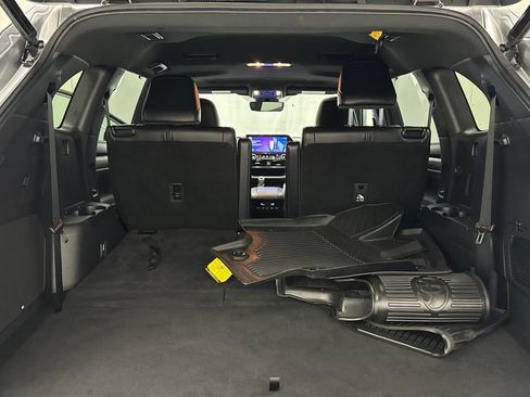 Used 2023 Toyota Highlander XSE AWD/4WD image 13