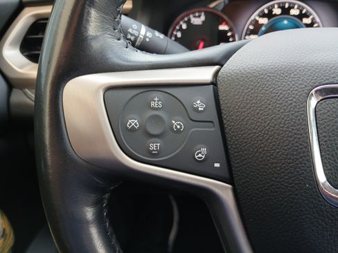 Used 2019 GMC Acadia Denali w/ Technology Package AWD/4WD image 11