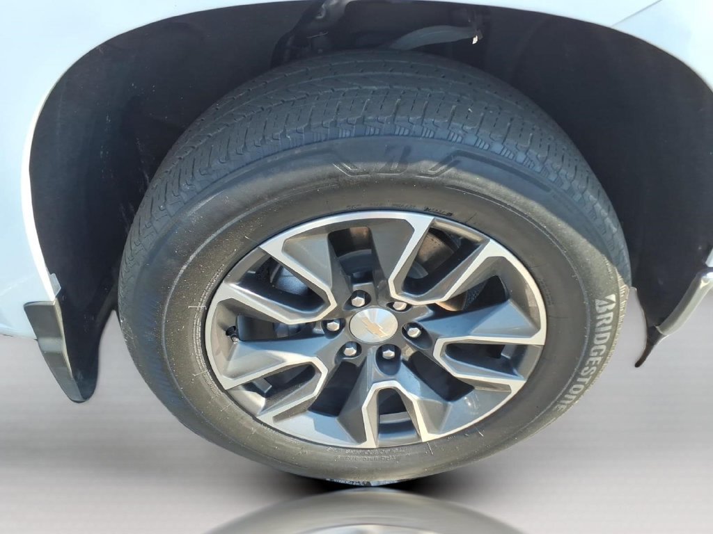 Used 2024 Chevrolet Silverado 1500 LT RWD image 9