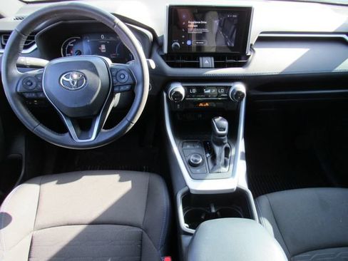 Used 2024 Toyota RAV4 SE AWD/4WD image 17