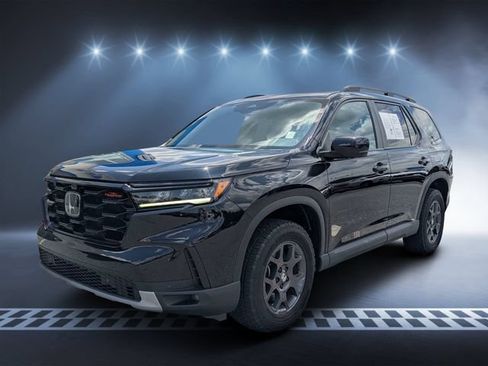 Used 2024 Honda Pilot TrailSport image 7