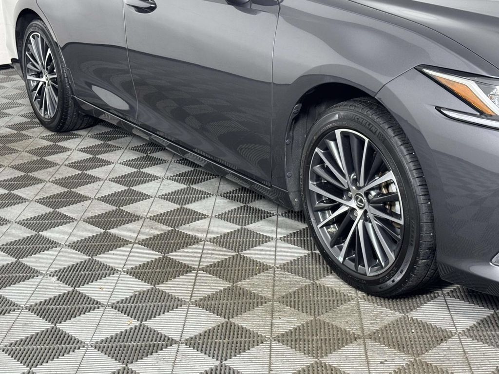 Used 2024 Lexus ES 350 w/ Premium Package FWD image 12
