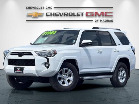 Used 2022 Toyota 4Runner SR5 Premium w/ Moonroof Package RWD image 7