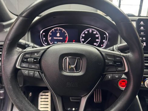 Used 2018 Honda Accord Sport image 14