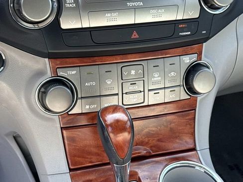 Used 2008 Toyota Highlander Limited FWD image 22