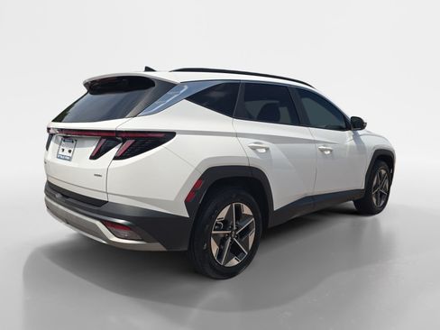 Certified 2025 Hyundai Tucson SEL AWD/4WD image 3