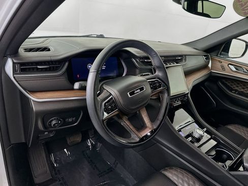 Certified 2023 Jeep Grand Cherokee L Summit w/ Luxury Tech Group V image 16