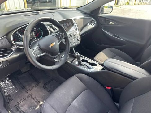 Used 2018 Chevrolet Malibu LT FWD image 38