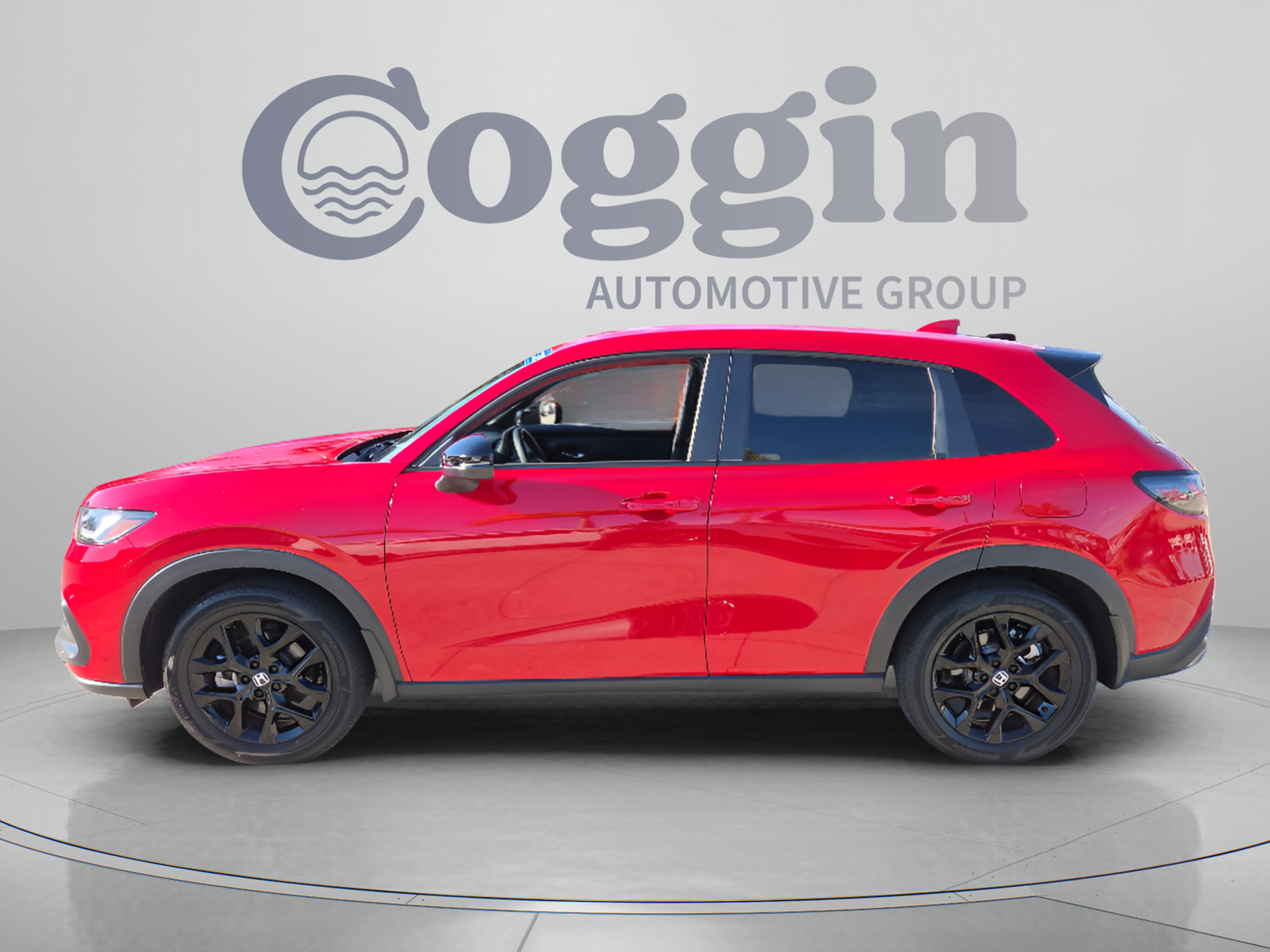 Used 2025 Honda HR-V Sport image 2