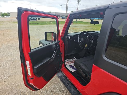 Used 2011 Jeep Wrangler Sport AWD/4WD image 14