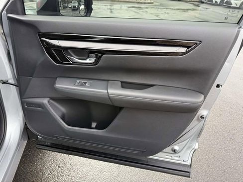 Used 2025 Honda CR-V EX-L image 15