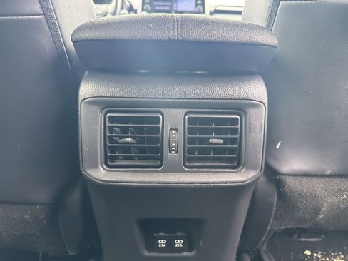 Used 2019 Toyota RAV4 Limited image 25