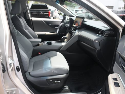 Used 2021 Toyota Venza Limited w/ Advanced Technology Package image 21