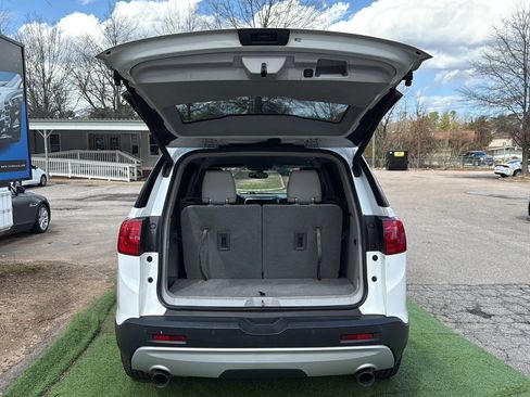 Used 2018 GMC Acadia SLT AWD/4WD image 13