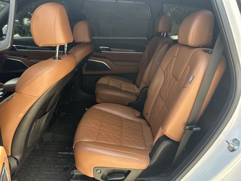 Used 2025 Kia Telluride SX Prestige X-Pro AWD/4WD image 16