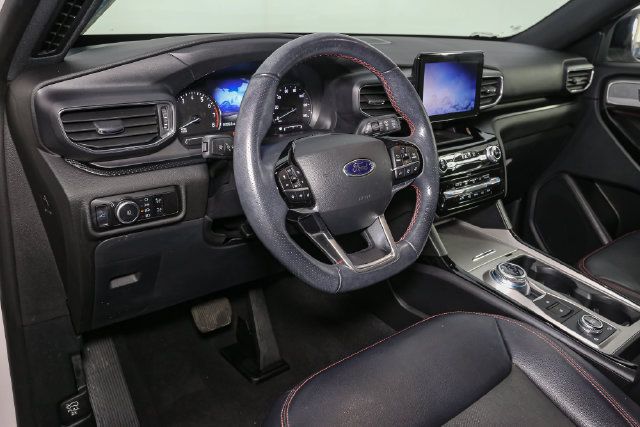 Used 2023 Ford Explorer ST-Line AWD/4WD image 22