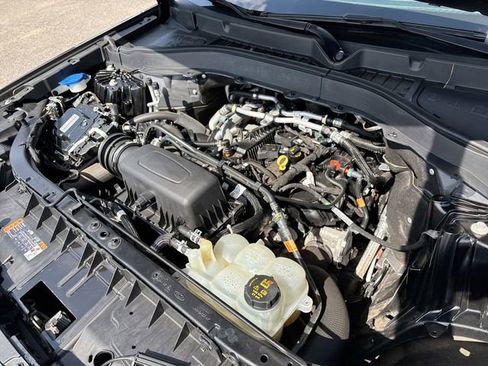 Used 2021 Ford Explorer XLT w/ Equipment Group 202A image 10