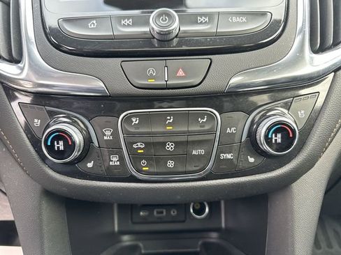 Used 2022 Chevrolet Equinox Premier image 23