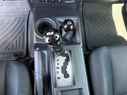 Used 2009 Toyota FJ Cruiser 4WD image 21