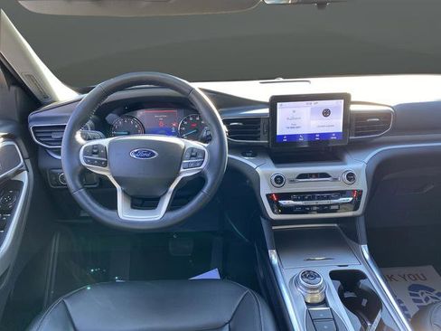 Certified 2022 Ford Explorer XLT w/ Equipment Group 202A image 5