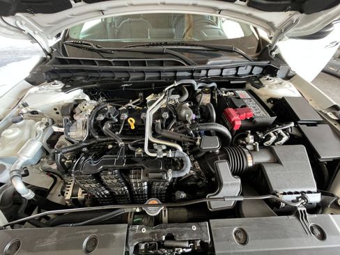 Used 2025 Nissan Altima 2.5 SV FWD image 32