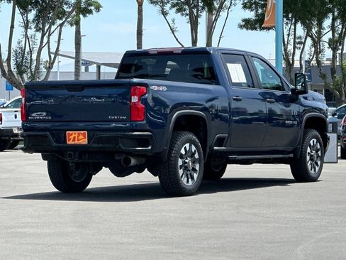 Used 2021 Chevrolet Silverado 2500 Custom w/ Custom Value Package AWD/4WD image 5