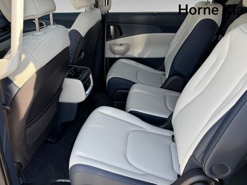 New 2026 Kia Carnival EX FWD image 11
